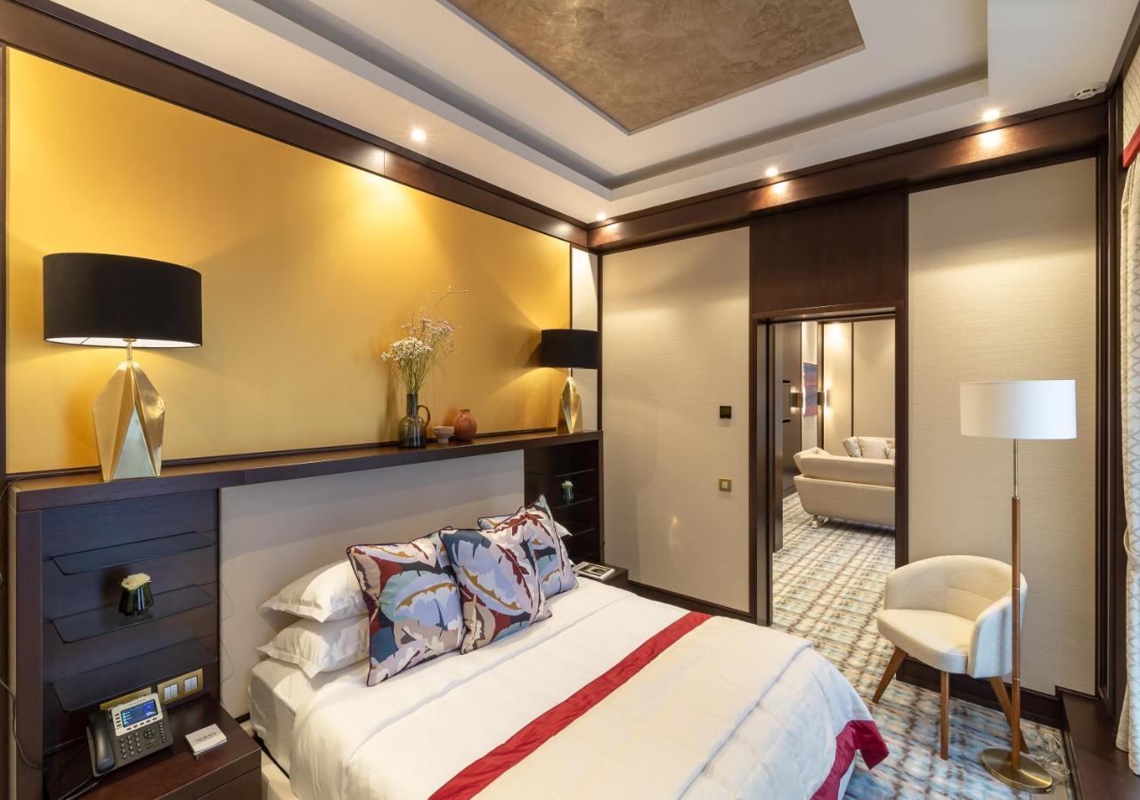 SOHO boutique hotel Dnipro Extérieur photo