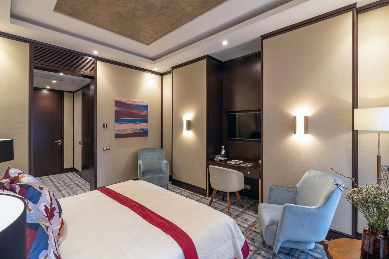 SOHO boutique hotel Dnipro Extérieur photo